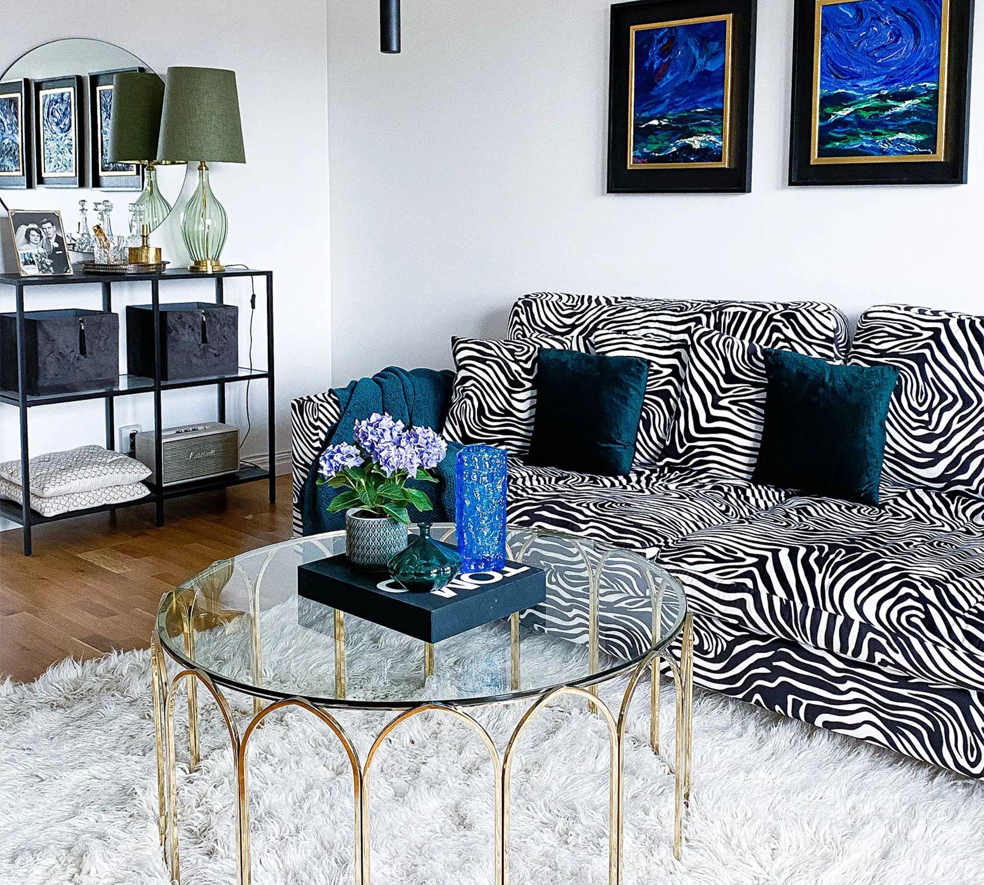 Valen Sofa XL Zebra Print mit Kissen 5