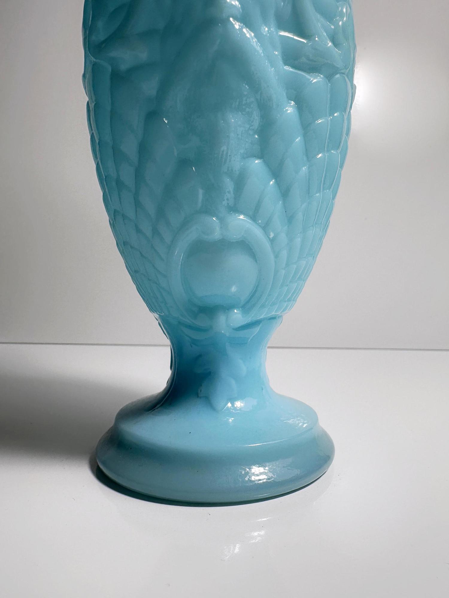 4597 Vase Milchglas Blau 1900er Jahre 2