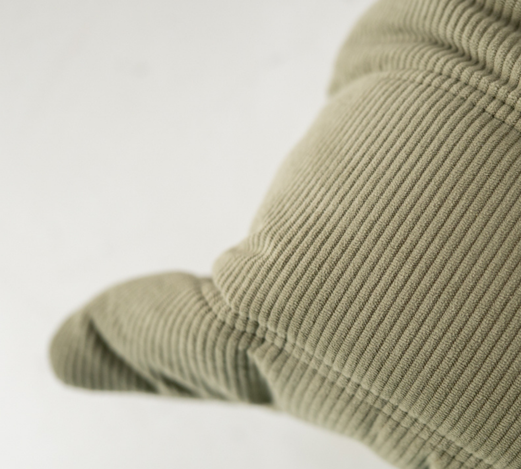 Togo 2-seater sofa cord pink 8