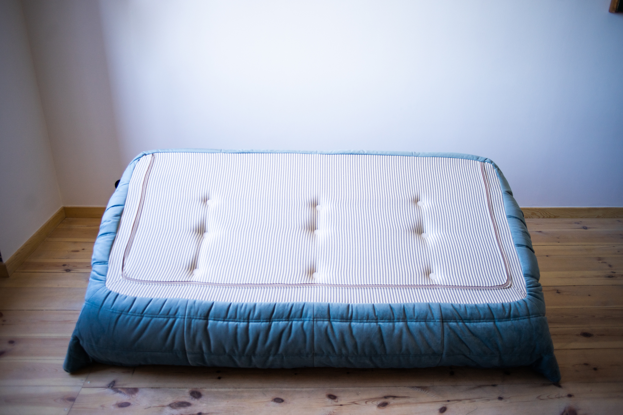 Togo Set Lounge da 5 pezzi in velluto azzurro 6