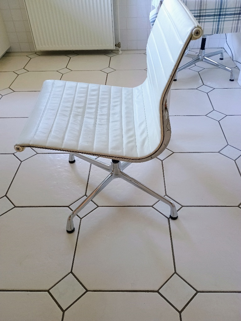 4x Aluminium Chair EA 101 Leder Weiß 1