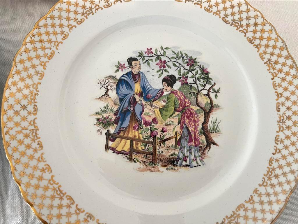 Mill of the Wolves Plate Set 4-Piece Multicolored 2