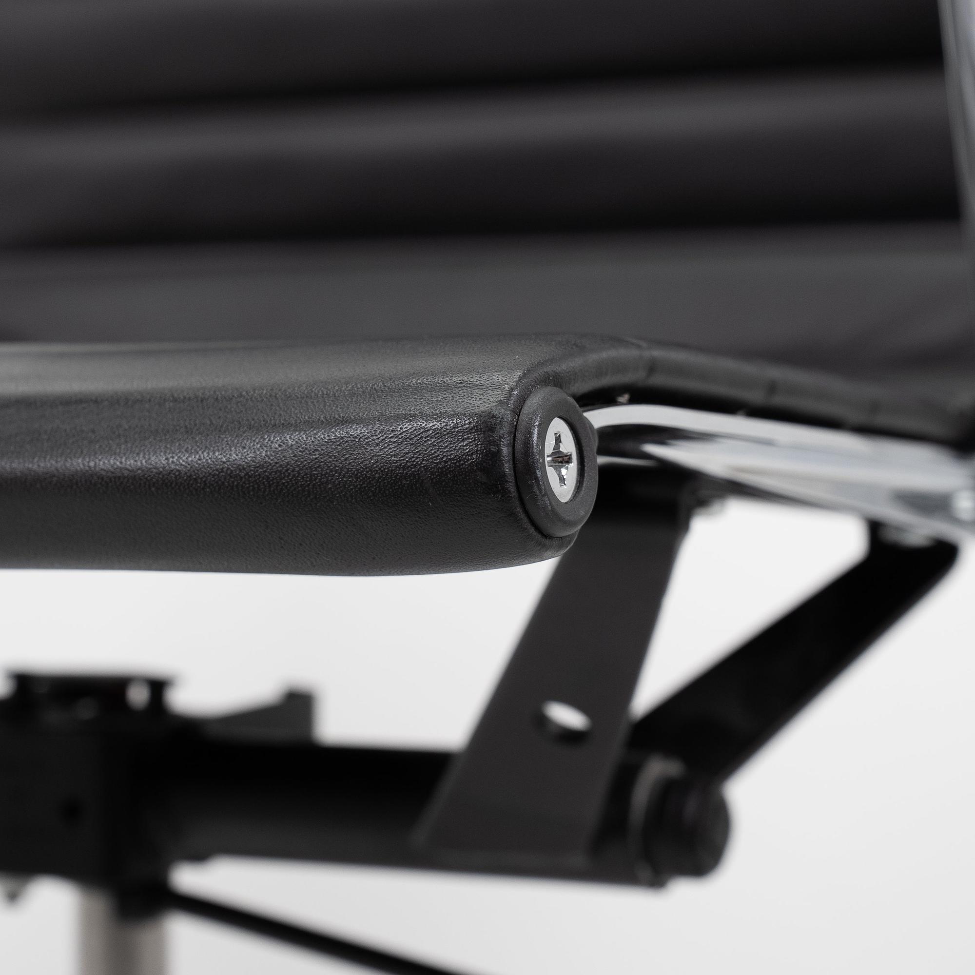 EA117 Bürostuhl Schwarz von Vitra 5