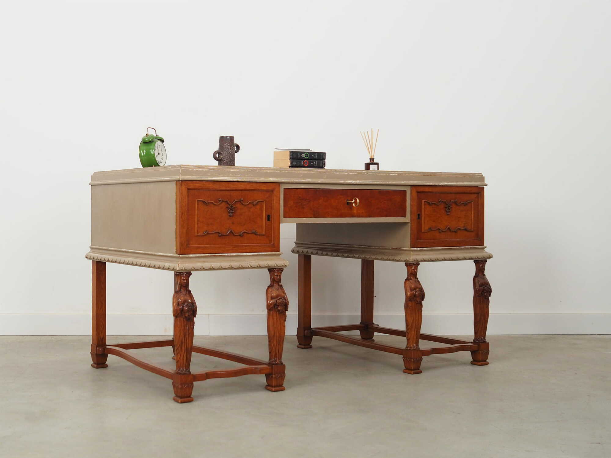 Scrivania vintage in legno marrone anni '50 5