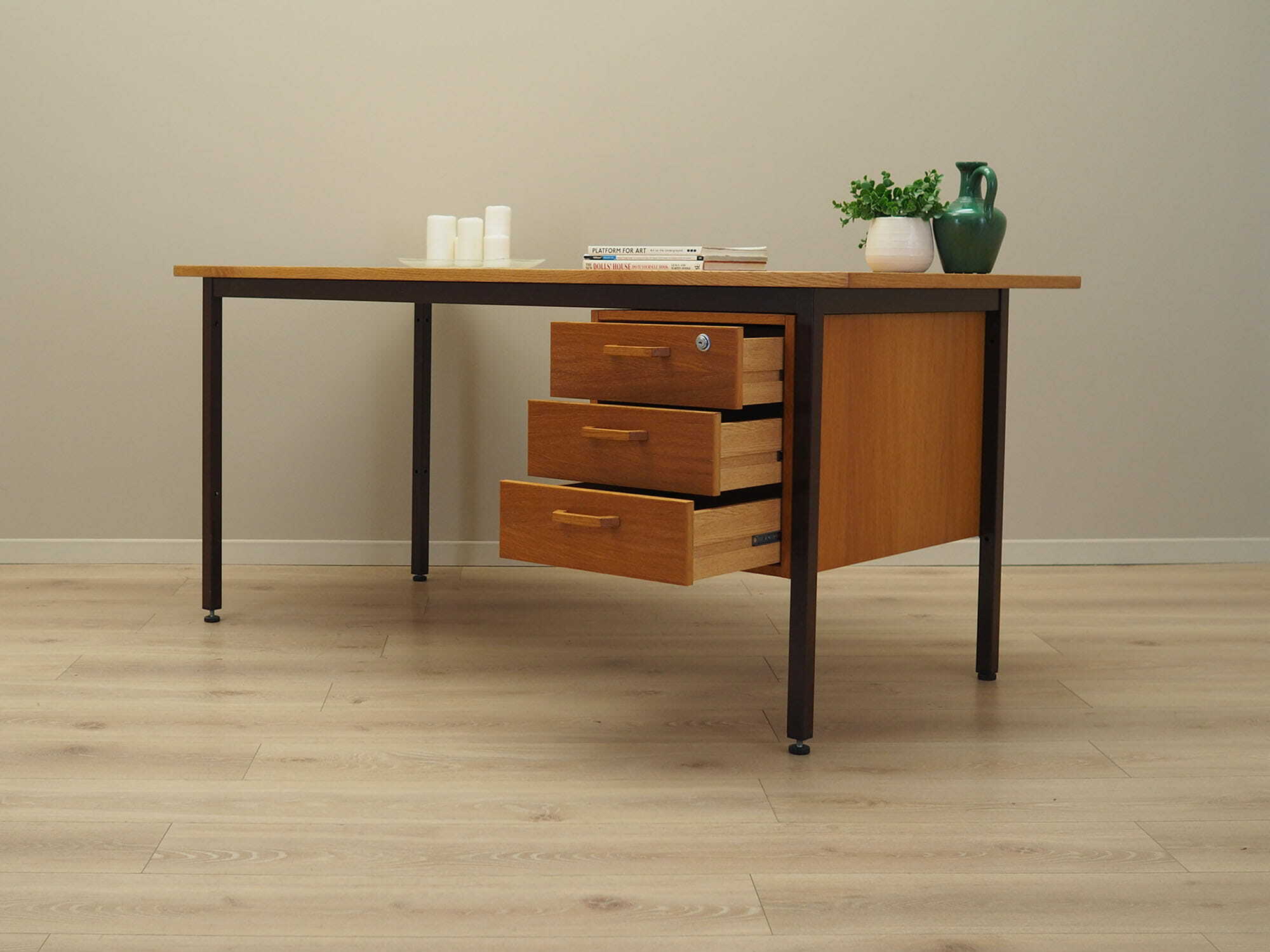 Vintage Schreibtisch Eschenholz Metall Braun 1970er Jahre 4