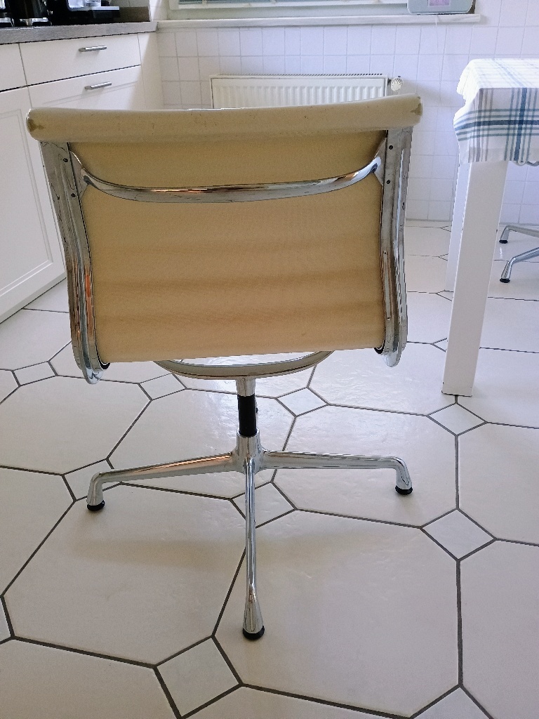 4x Aluminium Chair EA 101 Leder Weiß 2