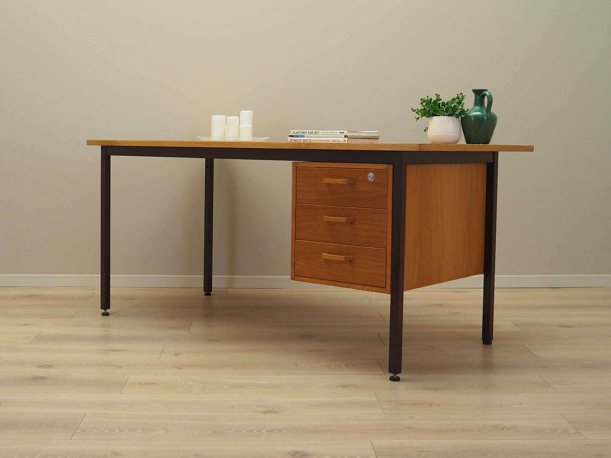 Vintage Schreibtisch Eschenholz Metall Braun 1970er Jahre 3