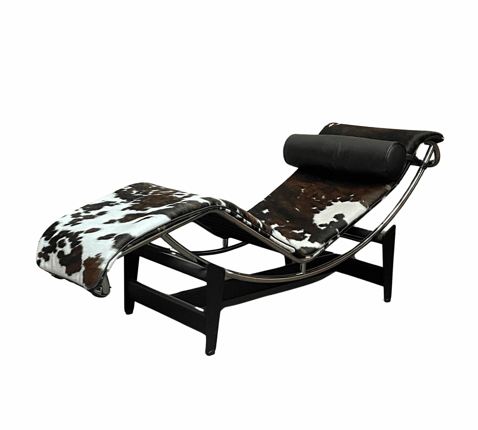 LC4 Chaiselongue Fell Schwarz Weiß Braun Gefleckt 0