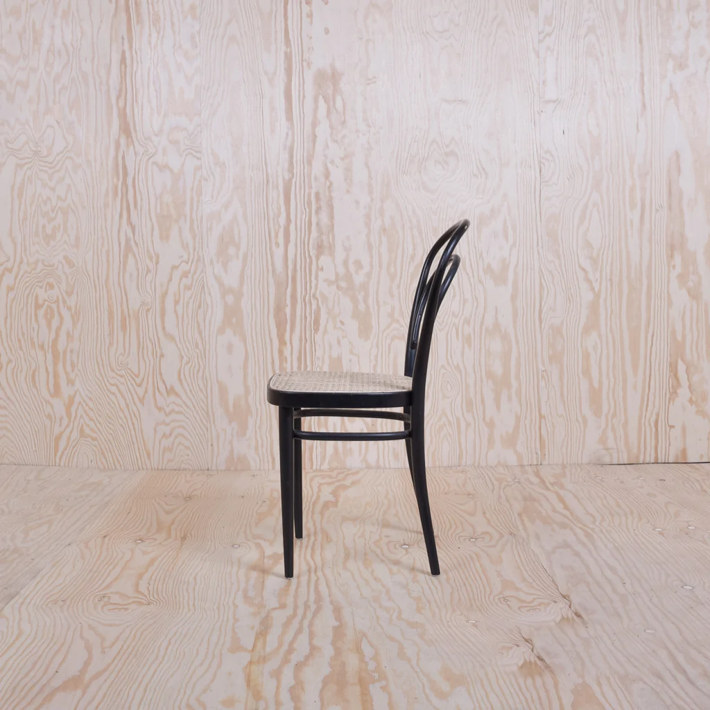 Thonet 214 Bugholzstuhl 1