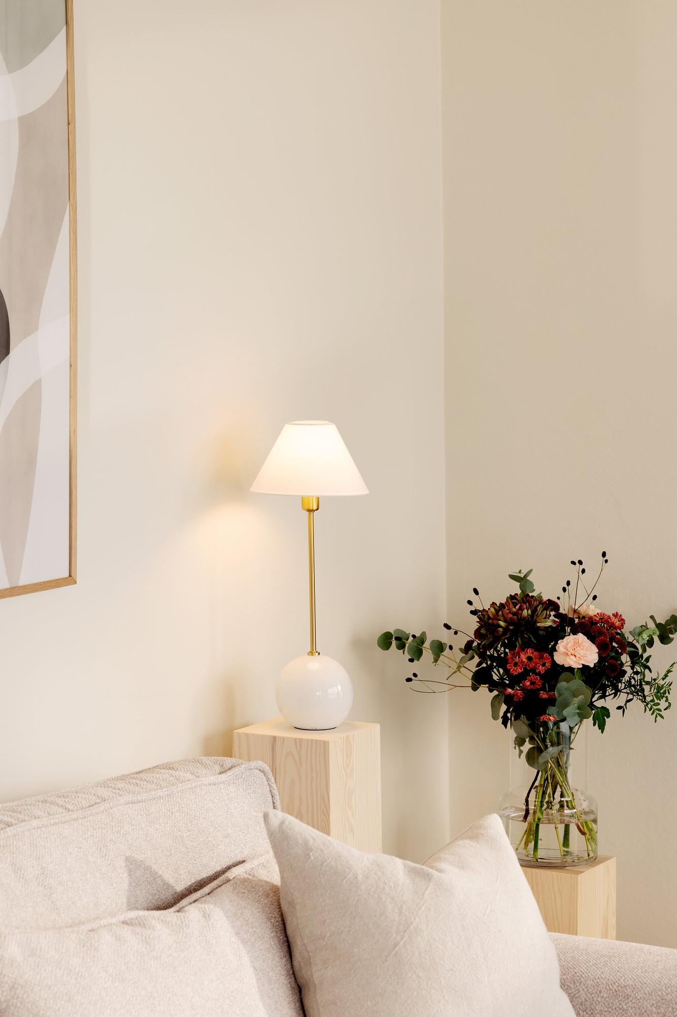 Iris Table Lamp White Ø 20cm 2