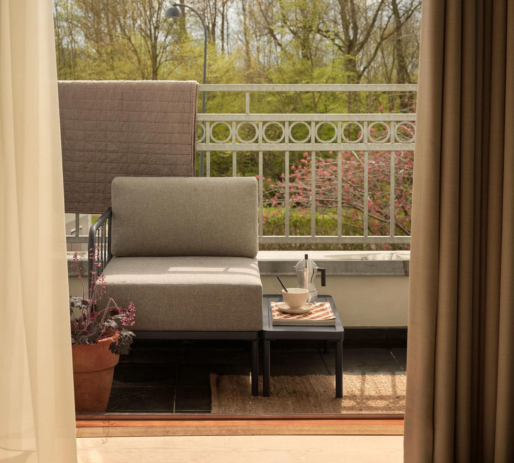 Hadley Outdoor 1-Seater Module Right Sesame 1