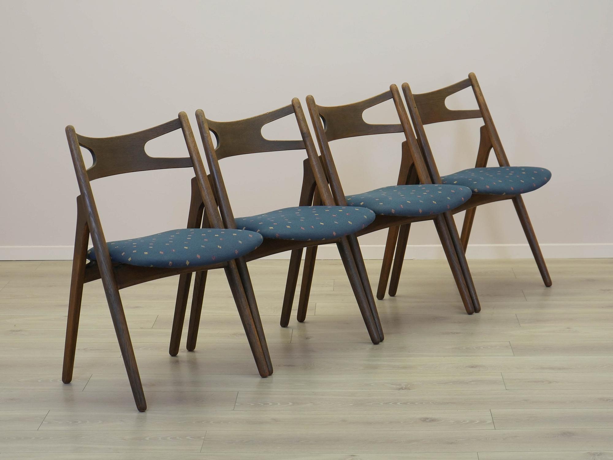 Set of 4 chairs made of oak 1960s Designer: Hans J. Wegner 14