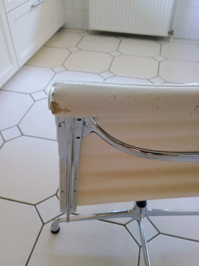 4x Aluminium Chair EA 101 Leder Weiß 5