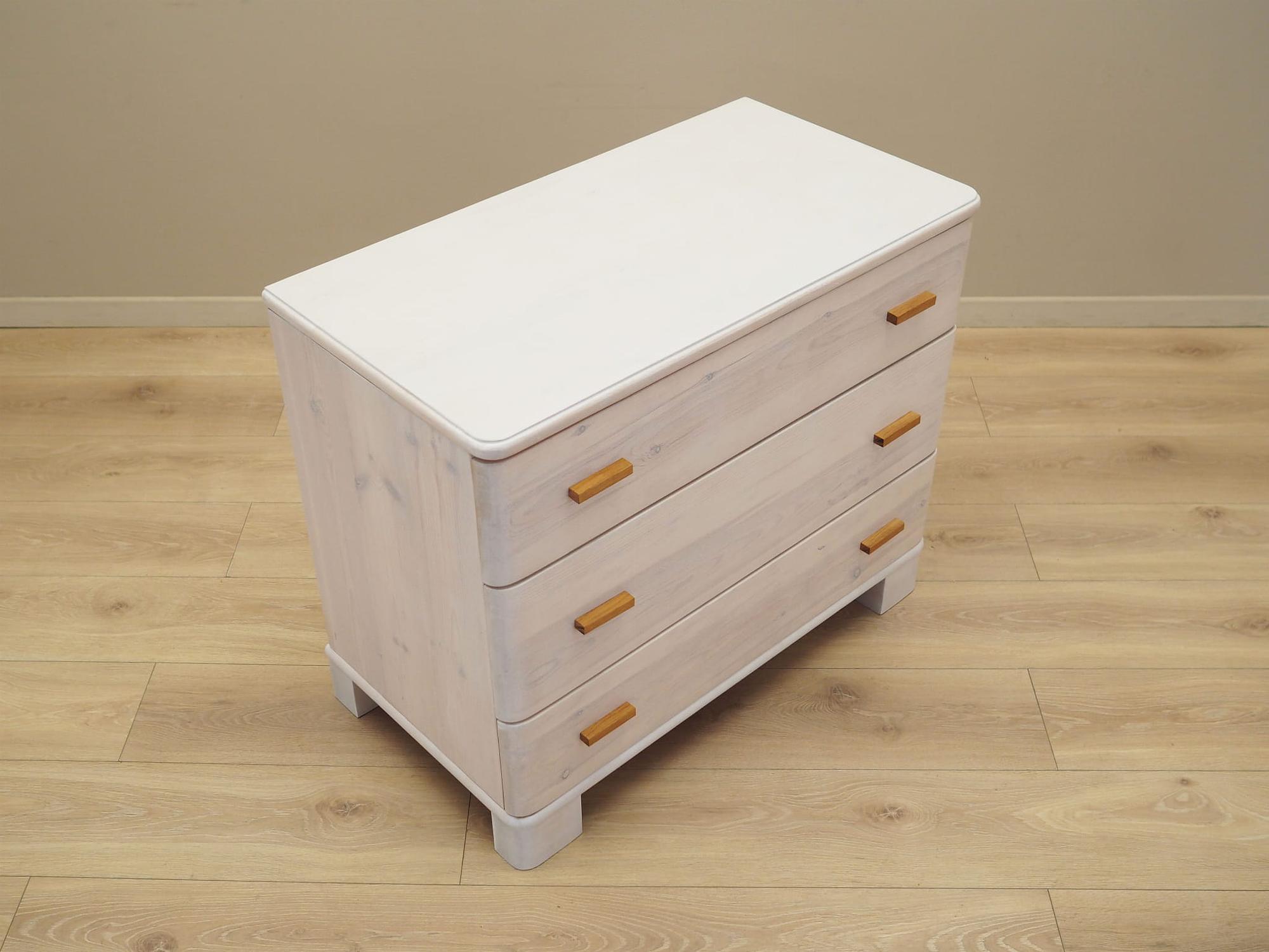 Chest of drawers
Pine wood
1960s 5