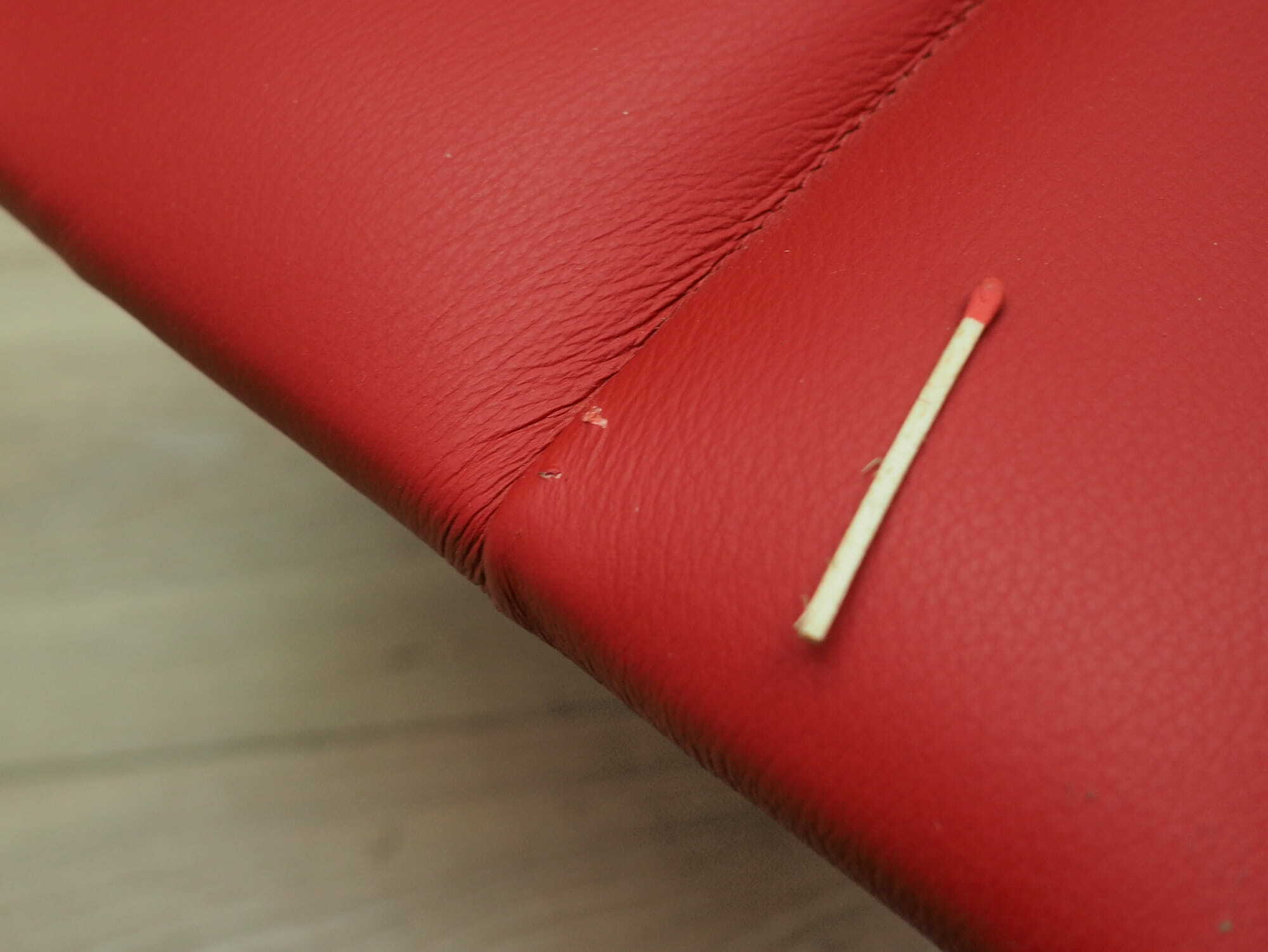 Vintage Bank Teakwood Synthetic Leather Red 1990s 6