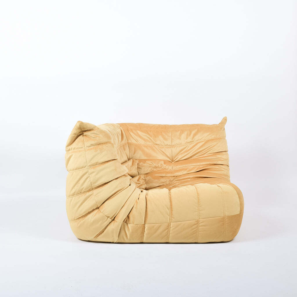 Togo Ecksofa Samt Gold 4