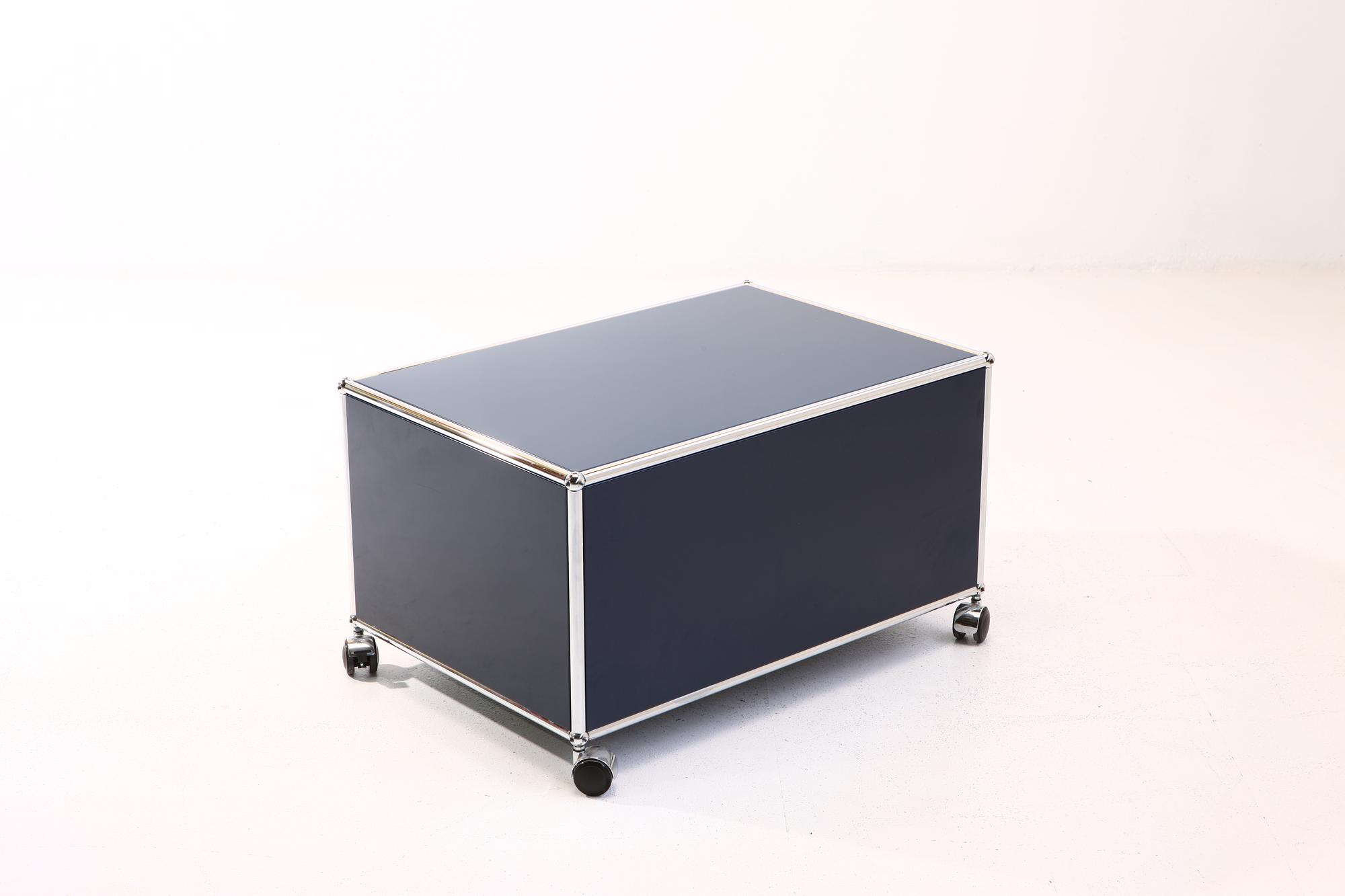 Lowboard 1x1 mit Rollen Stahlblau 3