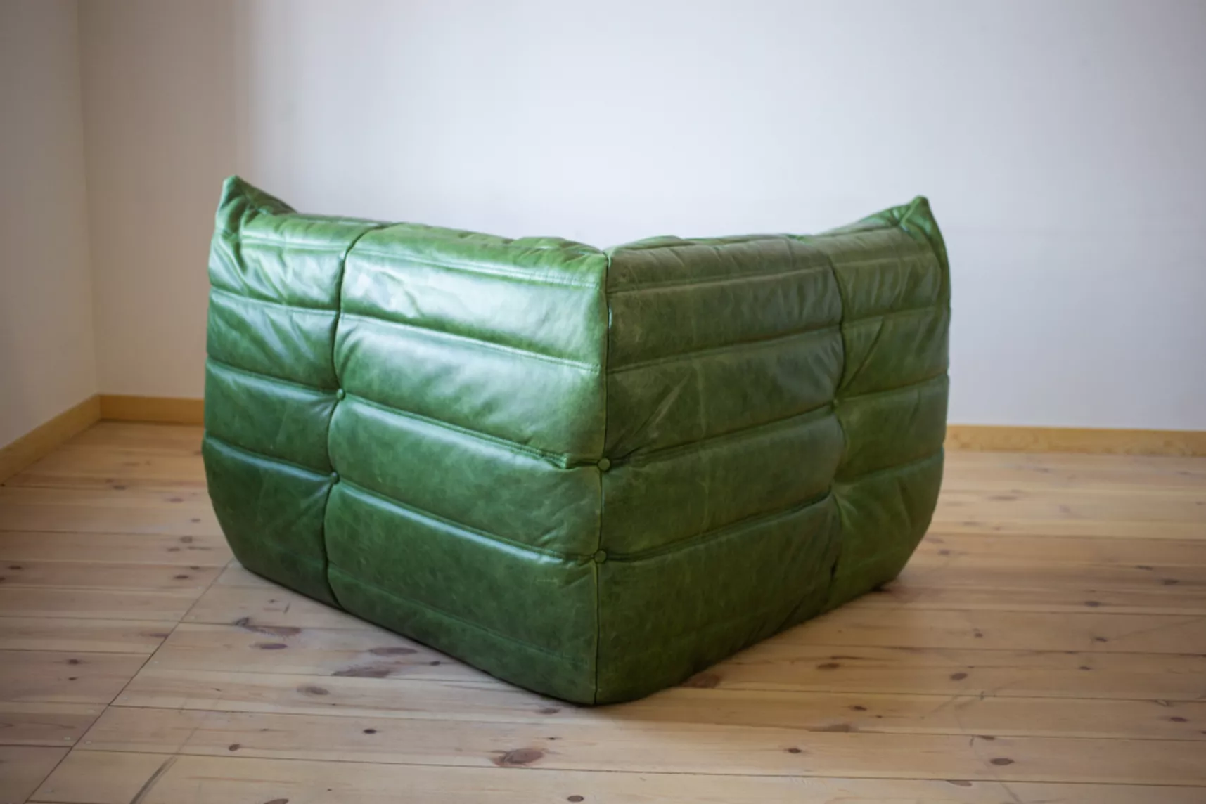Togo Corner Sofa Pull-Up Leather Green 1