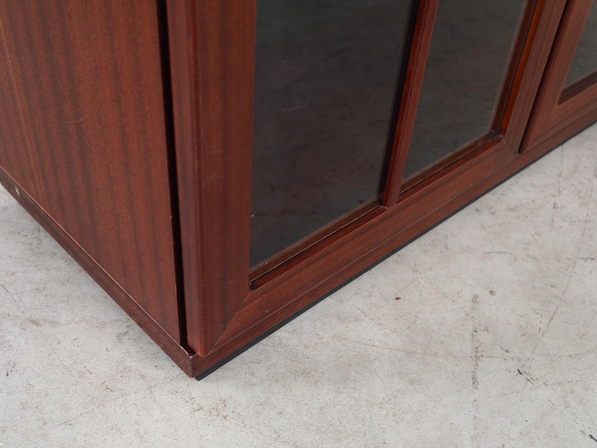 Mahogany display cabinet 1970s 7