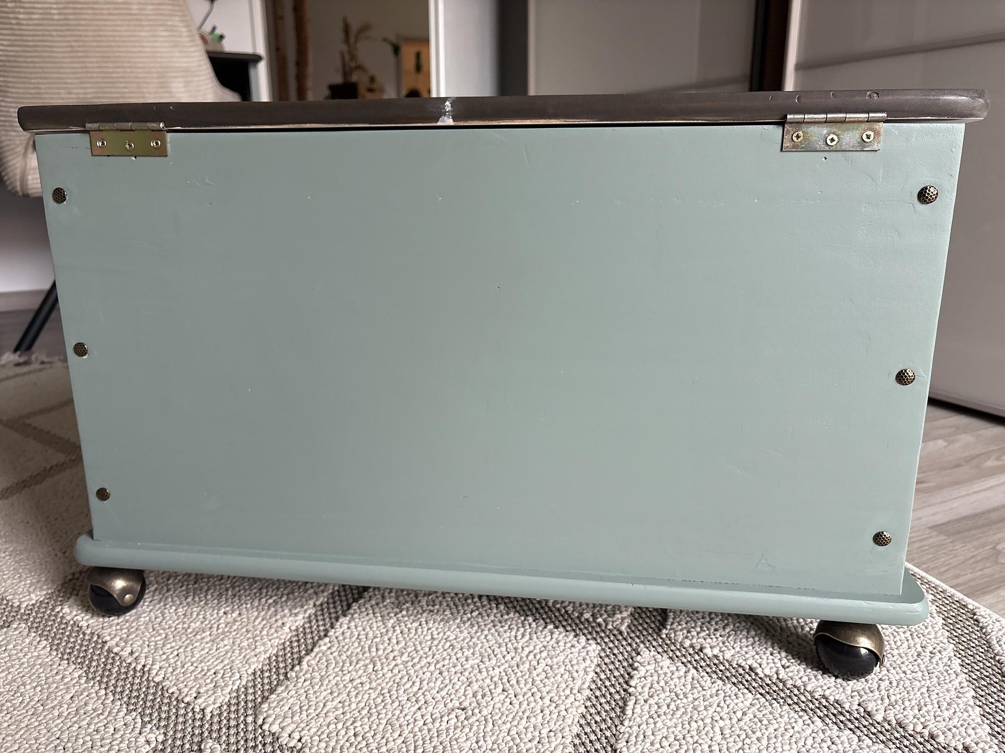 Storage chest on wheels Wood Green 4