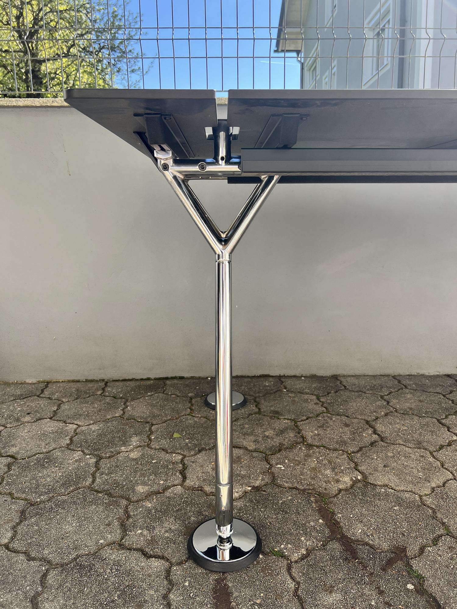 Nomos Desk by Norman Foster 1
