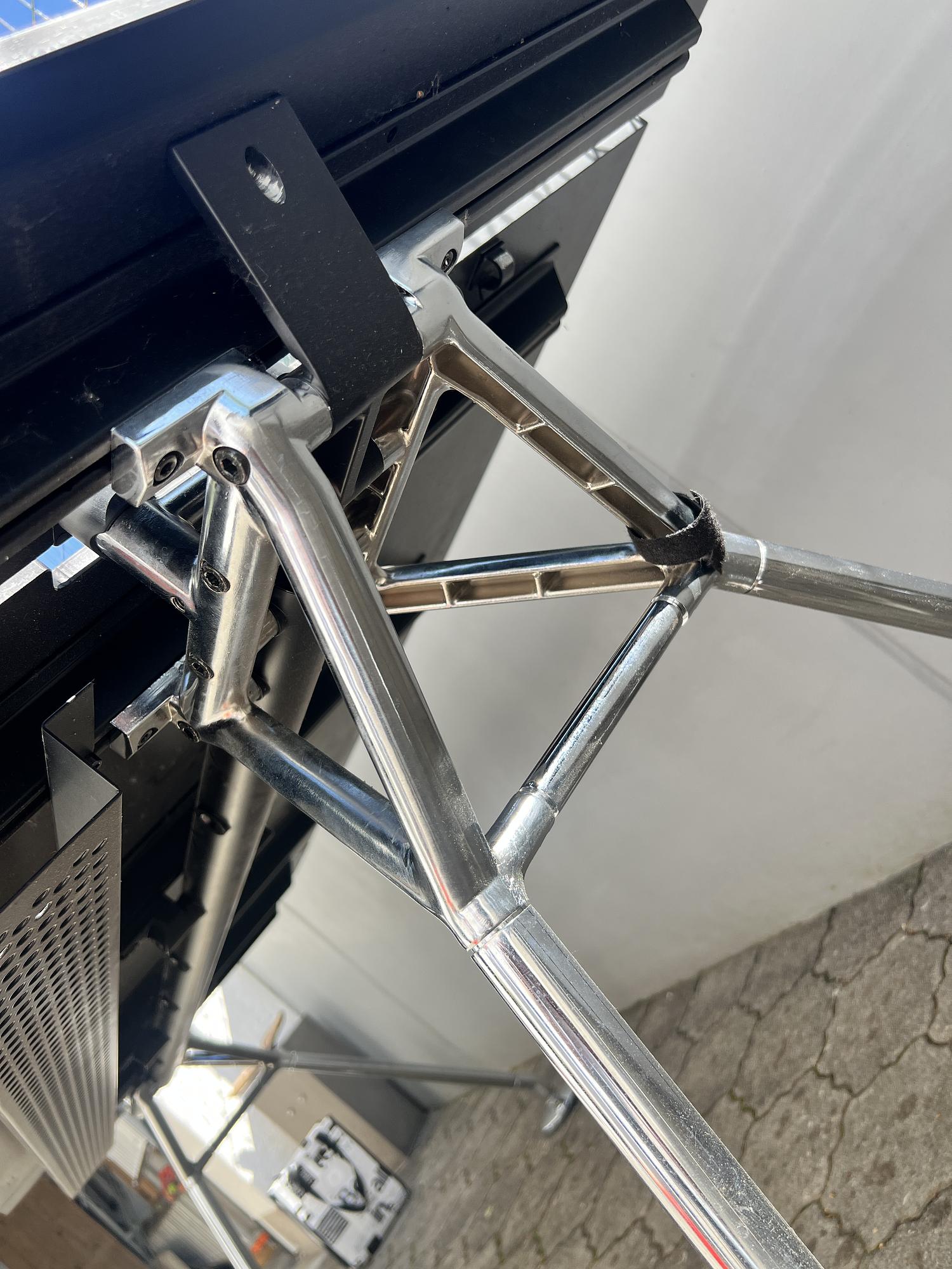 Nomos Desk by Norman Foster 3