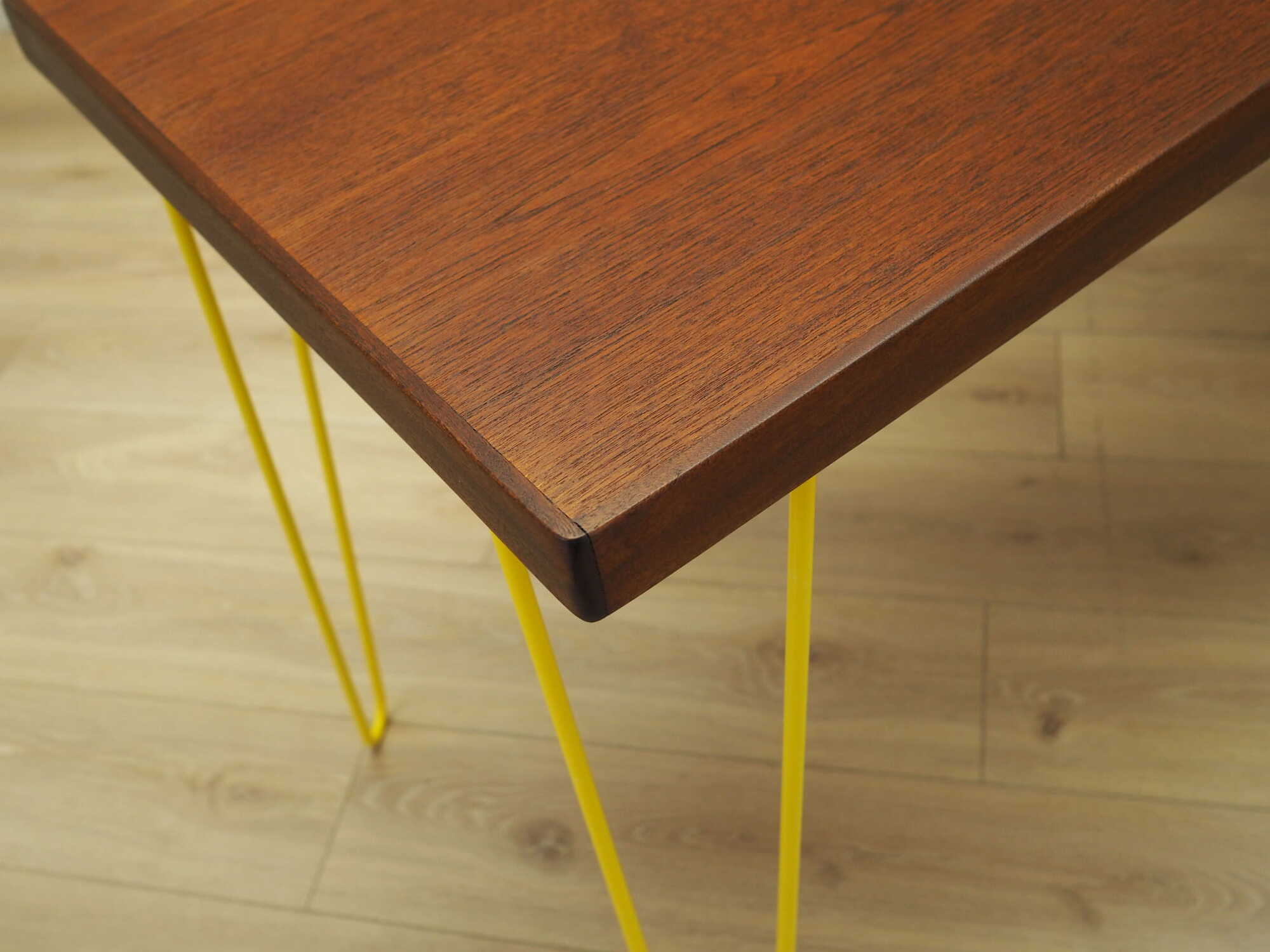 Scrivania in legno multicolore anni '70 8