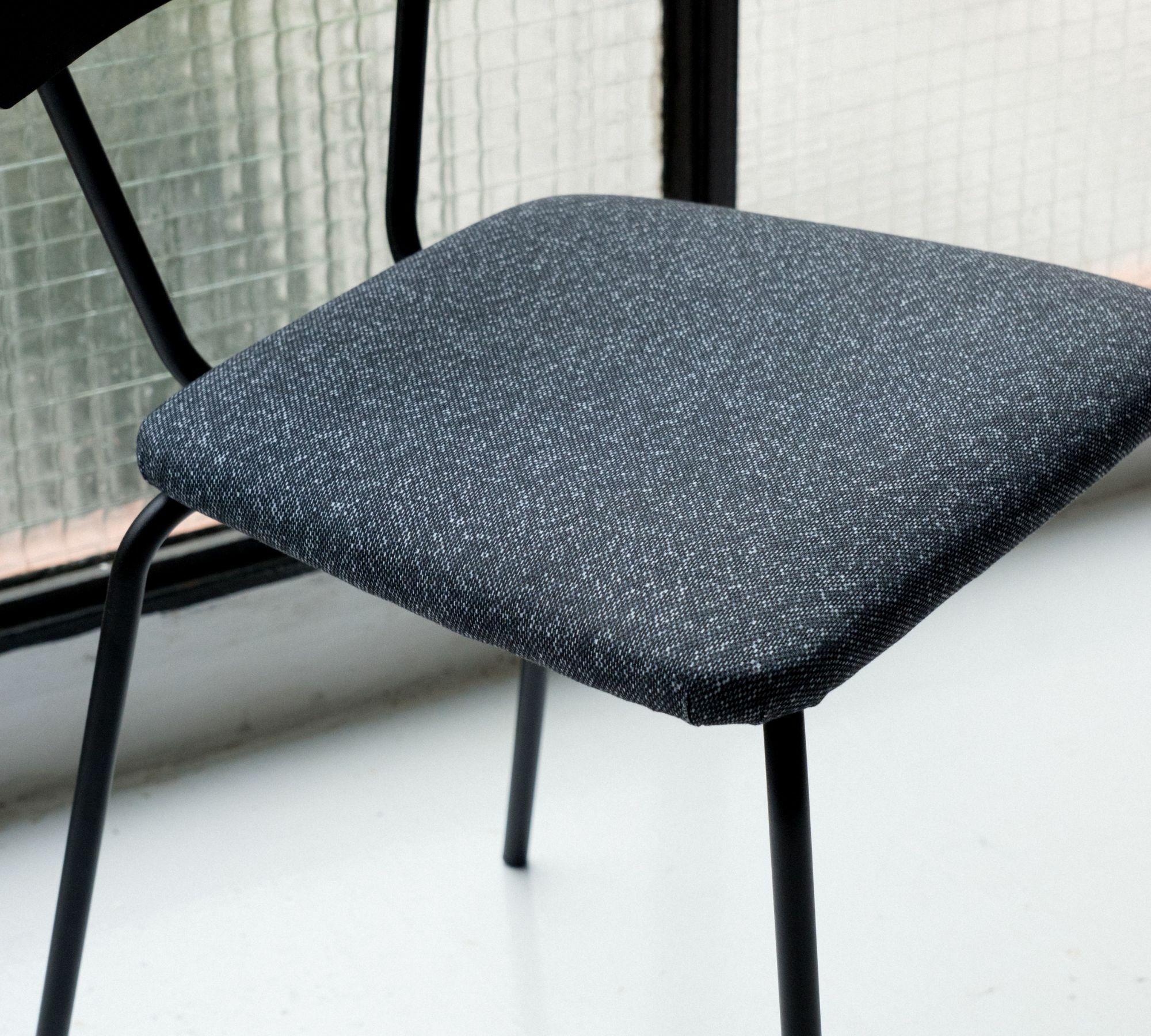 Pipra Stuhl Eisen Holz Schwarz 1