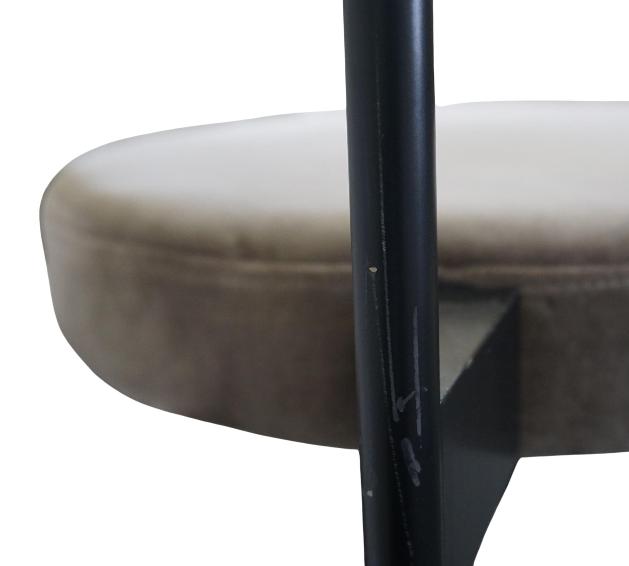 Series 430 Hocker Samt Taupe 8