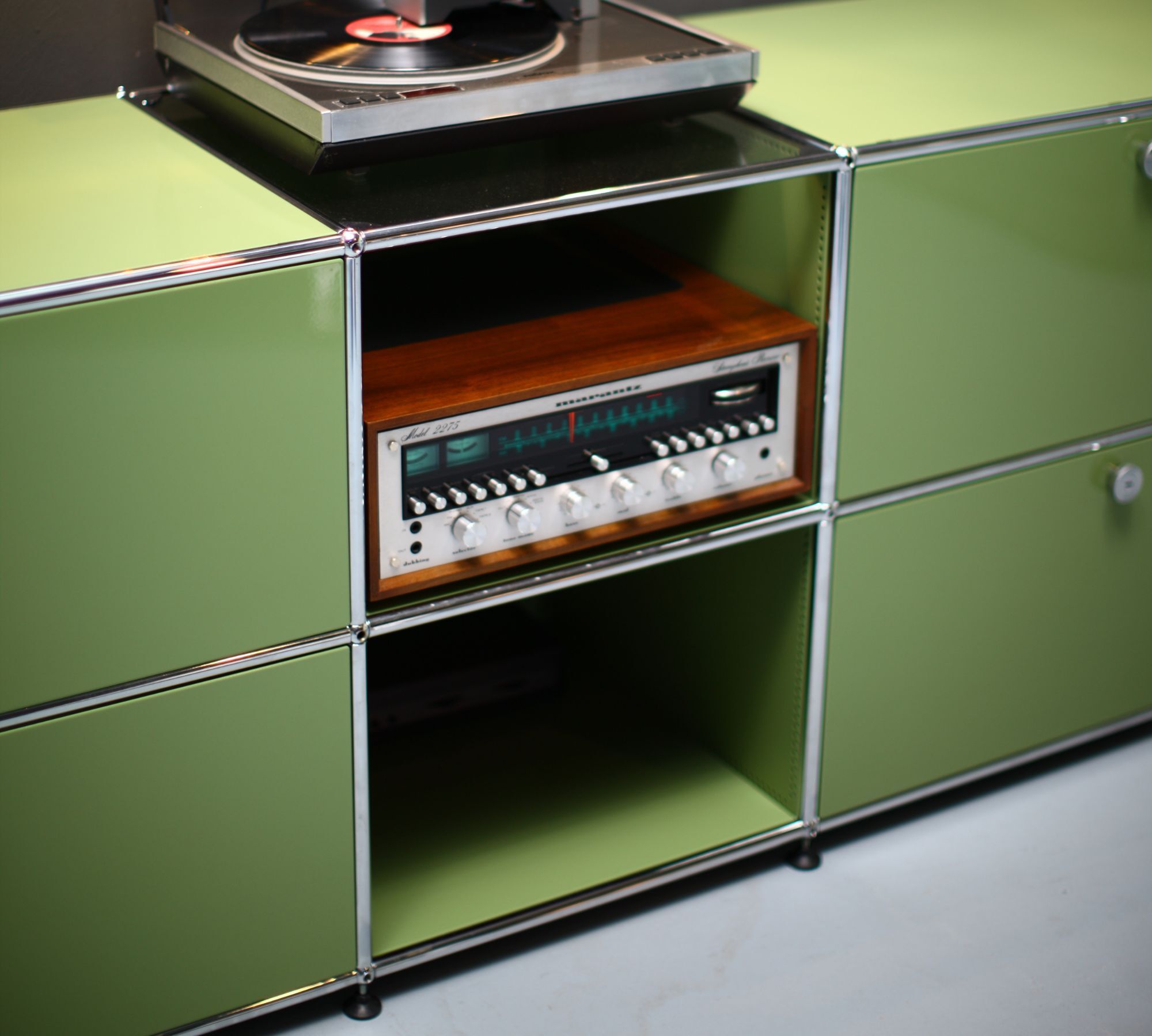 Unikat Sideboard mit Schubladen Yearbridge Green 9