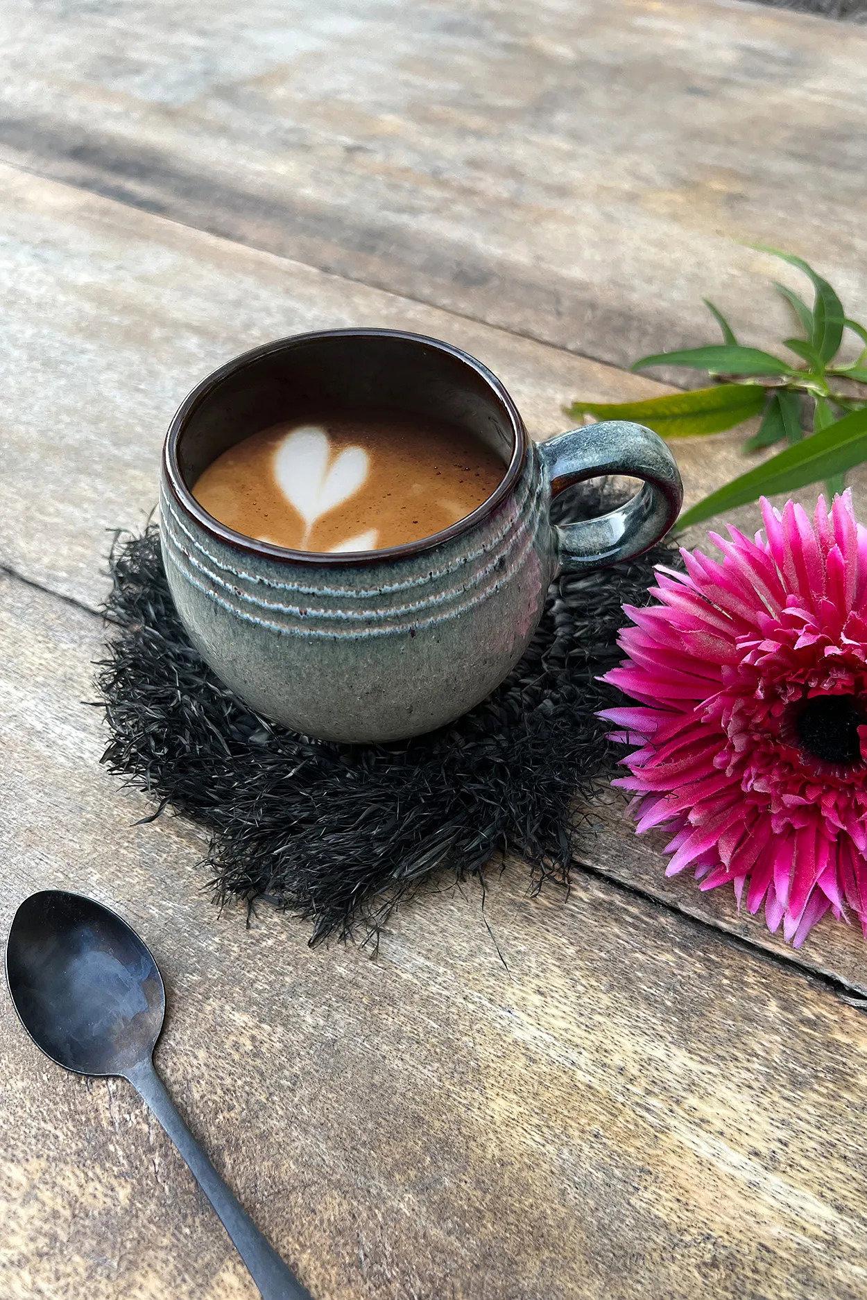 Fringe Raffia Coaster Black 3