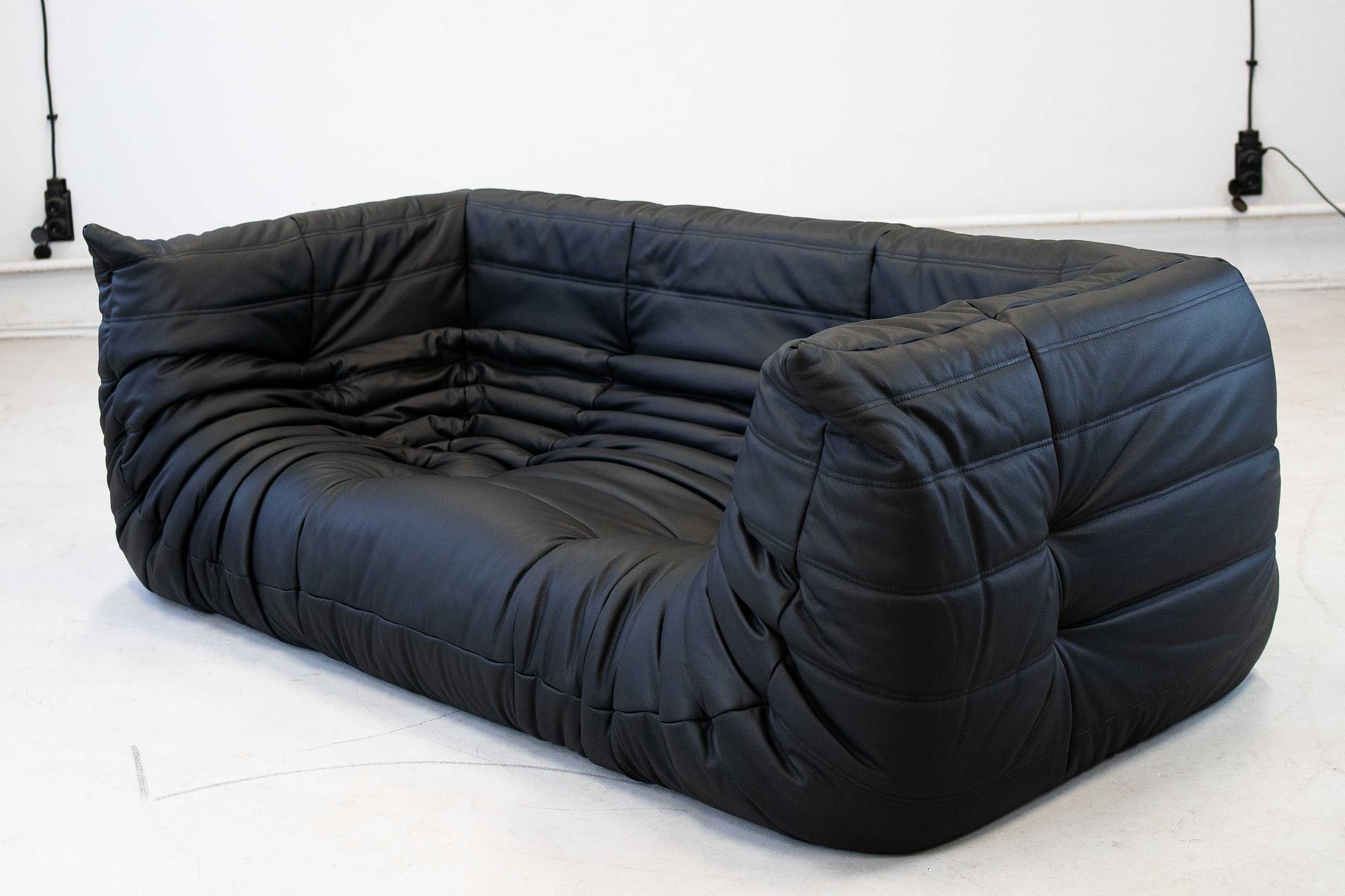 Togo Sofa 2-Sitzer mit Armlehne Madras-Leder Schwarz 0