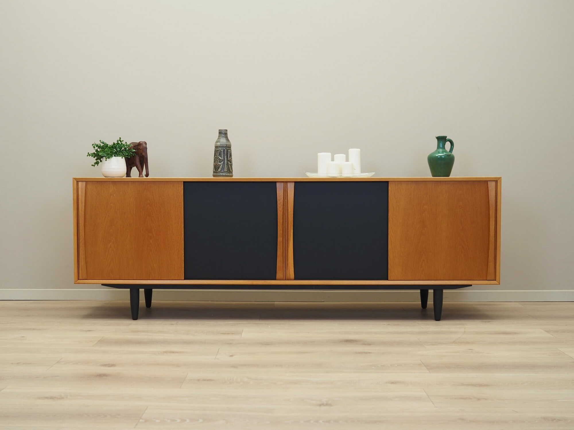 Vintage Sideboard Eschenholz Braun 1970er Jahre 1