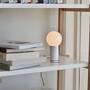 Turn On LED Tischleuchte Aluminium Opalglas Silber 3