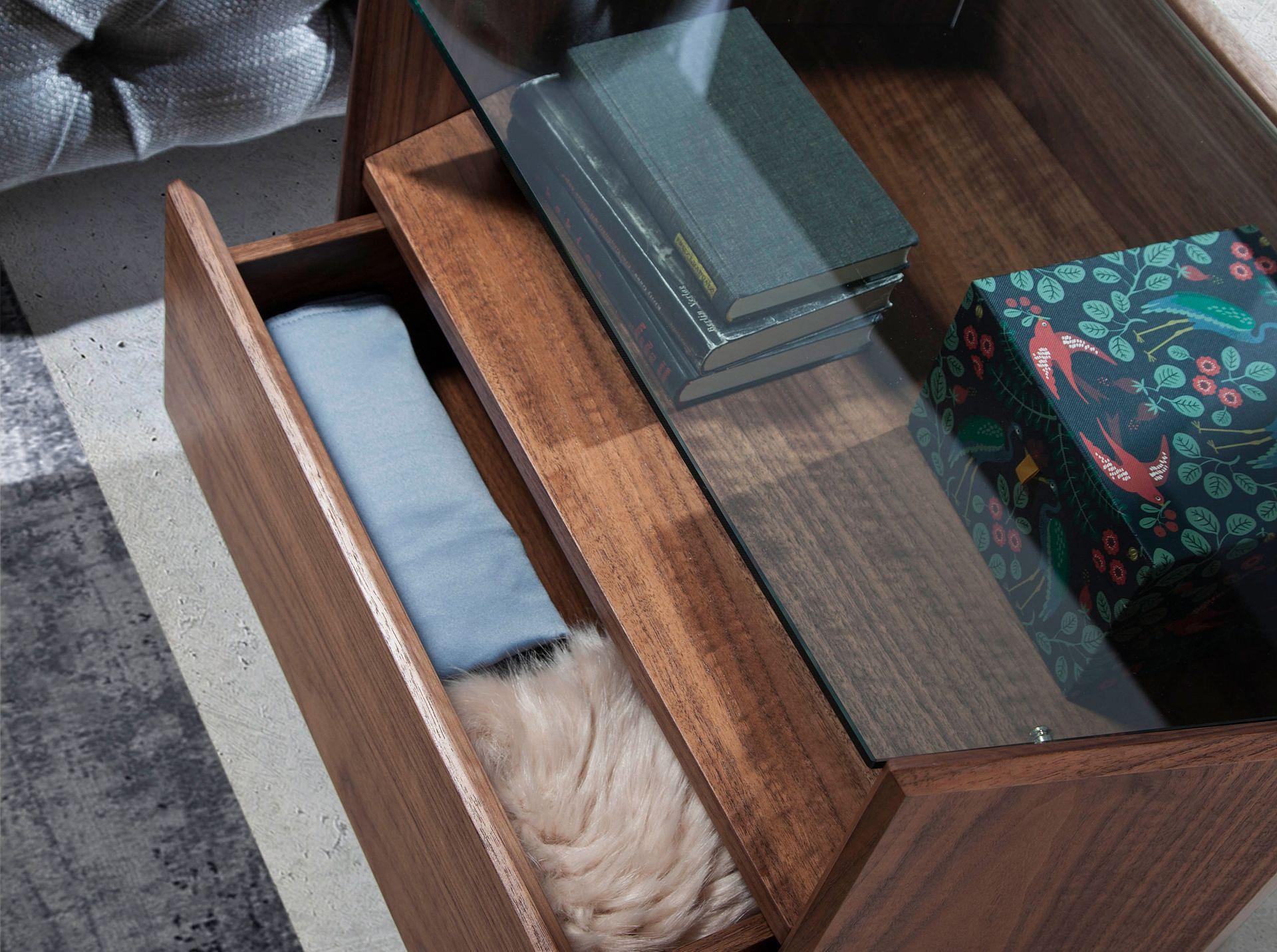 Nachttisch Nussbaum mit Glasplatte 4