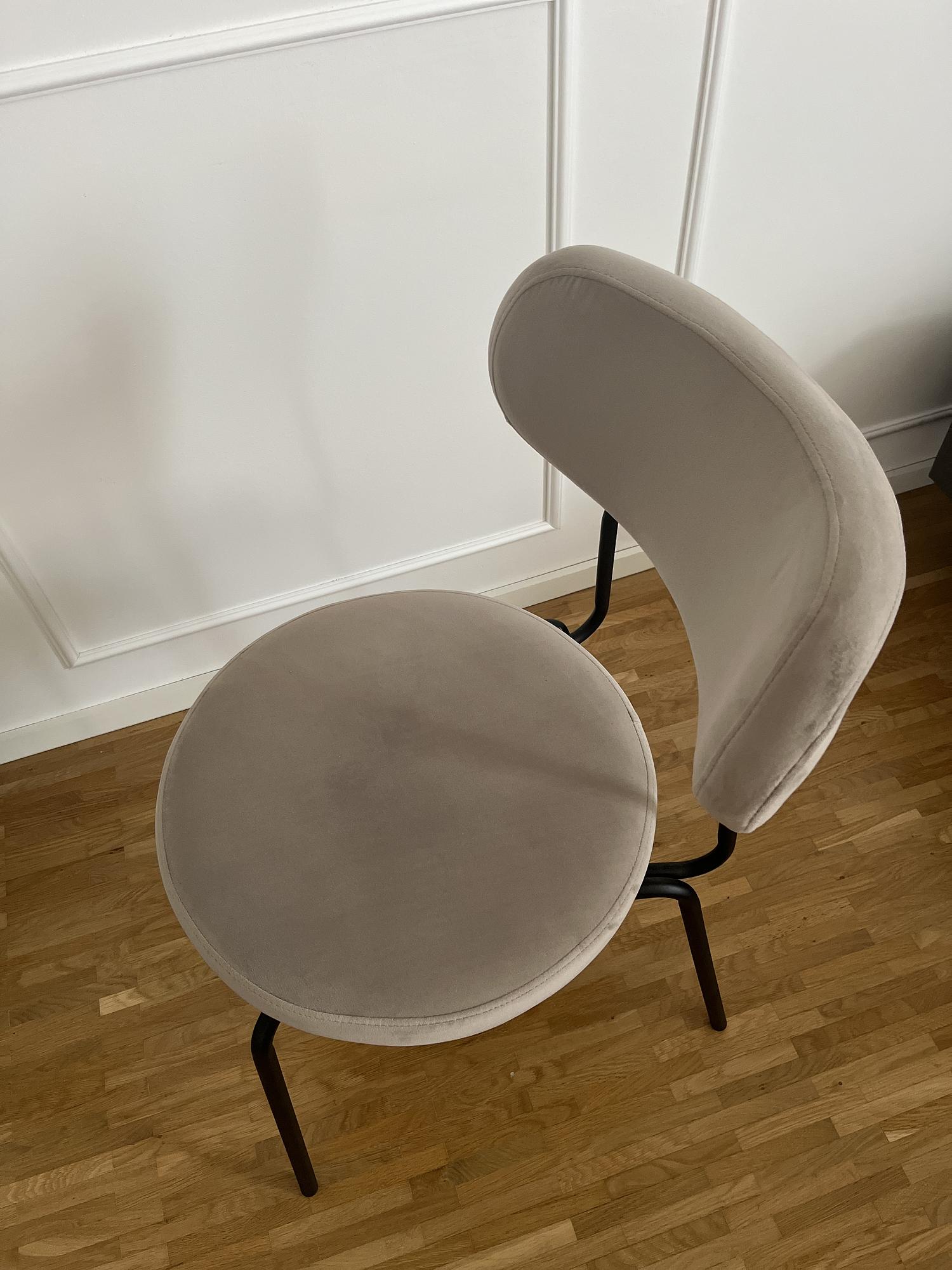 4x Minimalistischer Stuhl Textil Metall 3