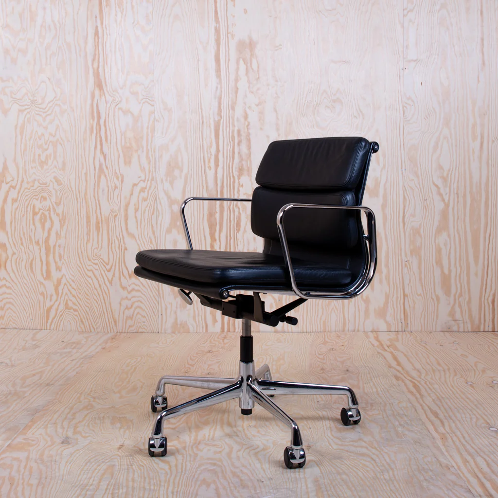 Vitra Eames EA217 Soft Pad Chair Schwarz Leder 0