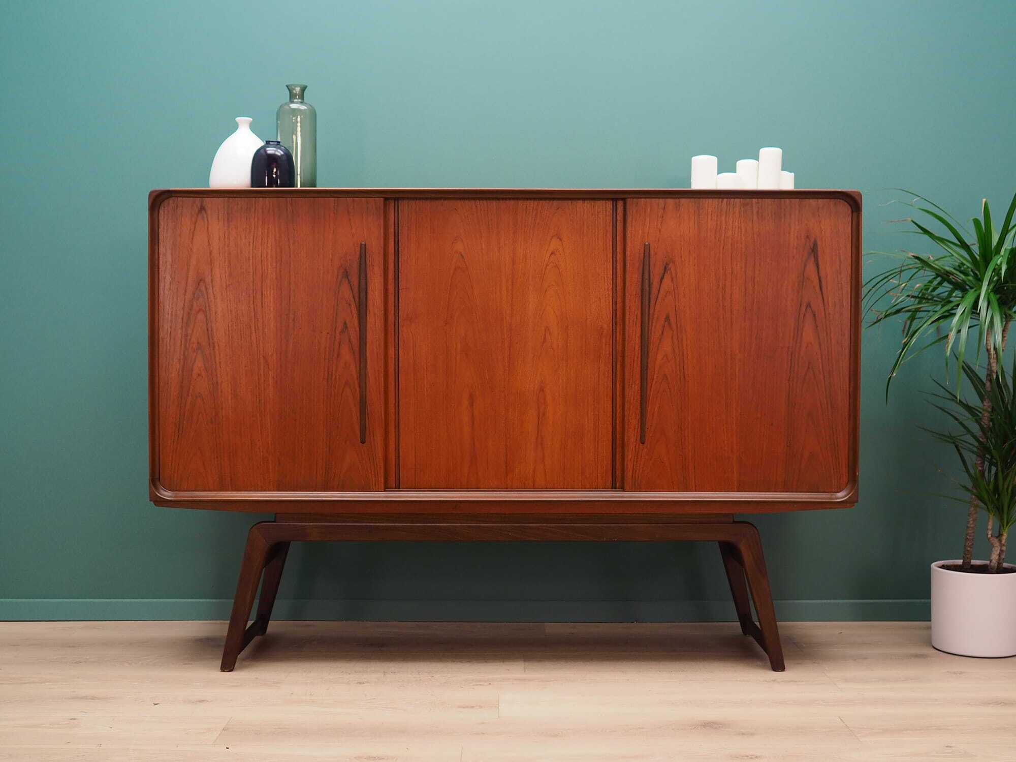 Vintage Highboard Teakholz Braun 1960er Jahre 1