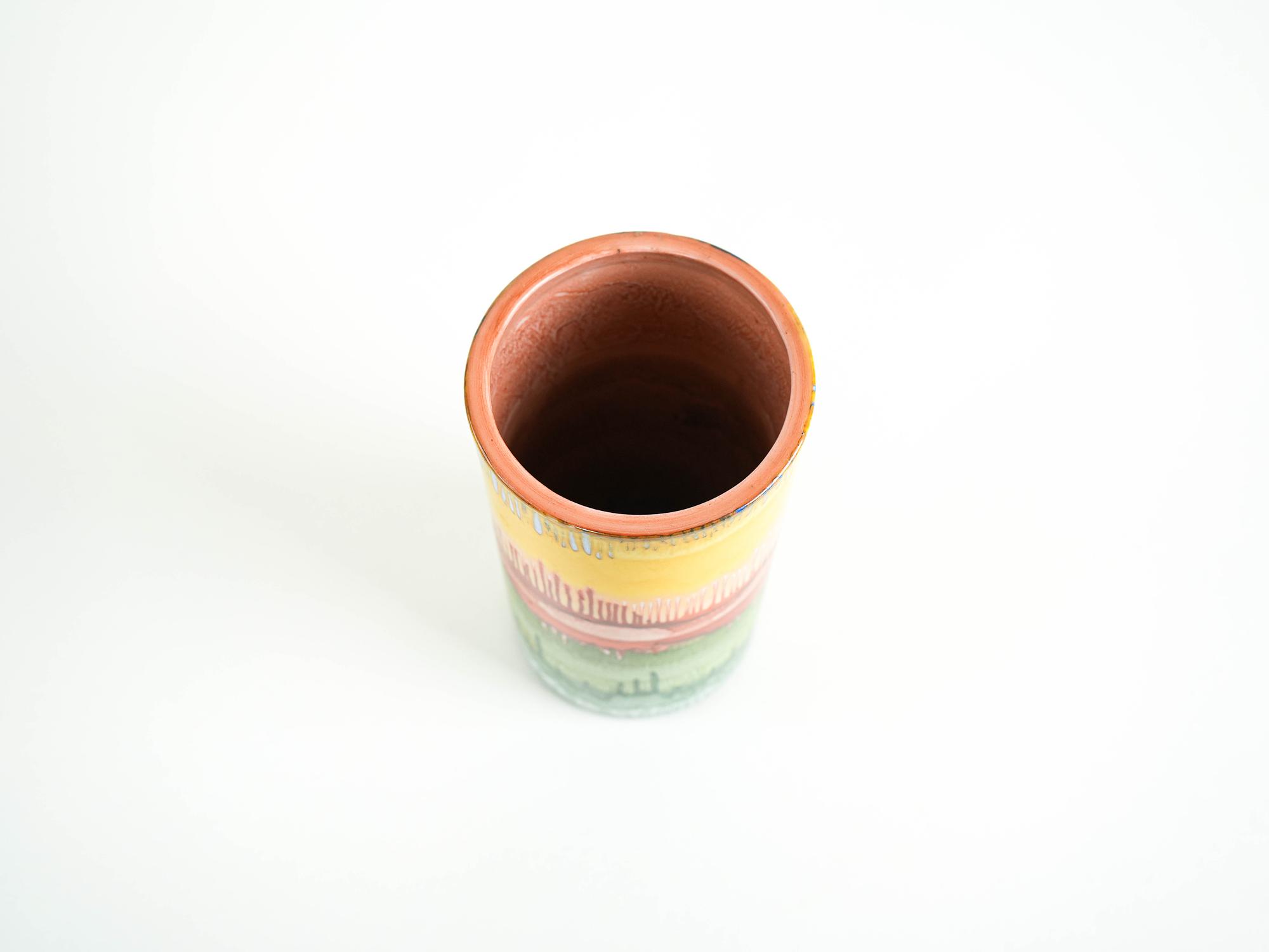Cylindrical vase 1970s 4