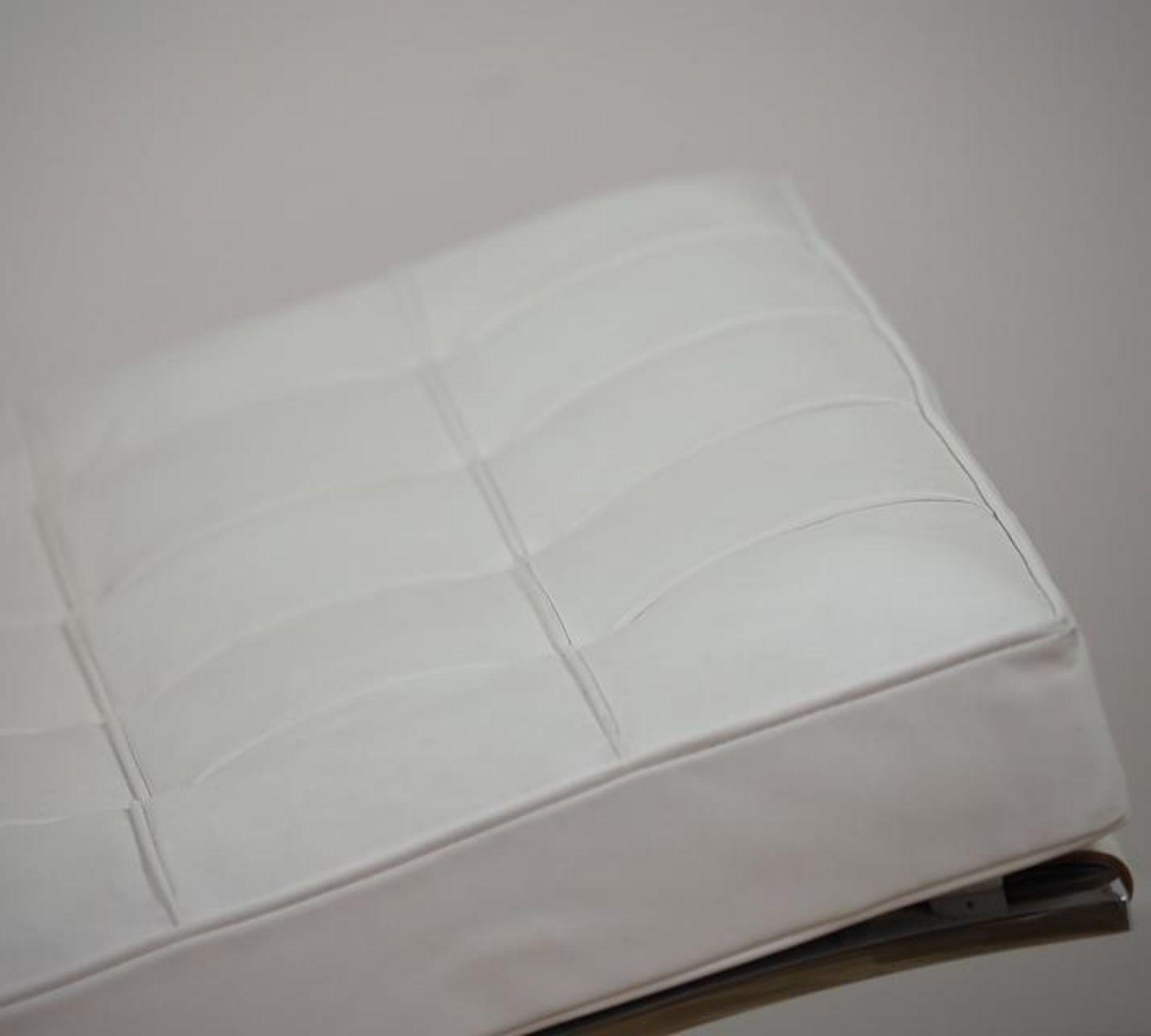 Barcelona Chair Leather Ivory Limited Edition No. 23 5