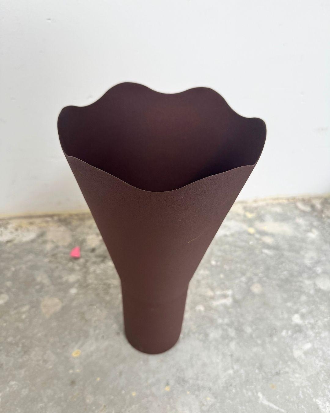 Wavy Vase Metall Braun 1