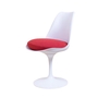 Knoll Tulip Chair Weiß mit rotem Sitzpolster 1