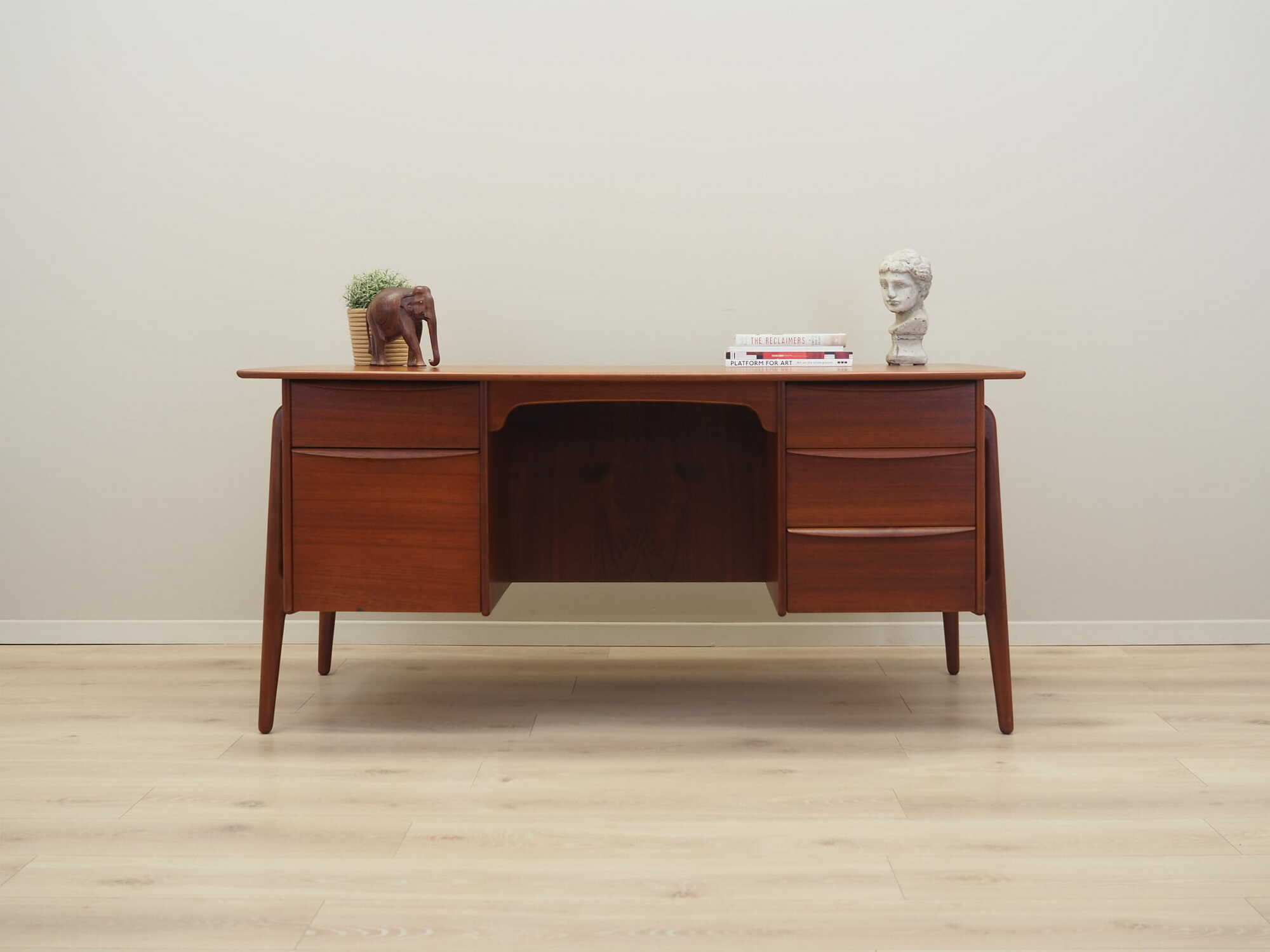 Vintage Schreibtisch Teakholz Braun 1960er Jahre 1