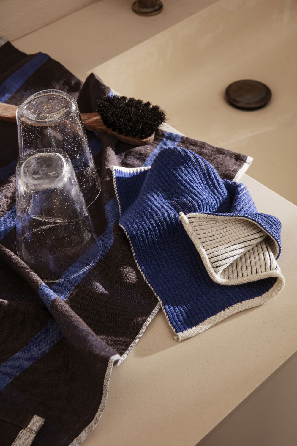 Hale Geschirrtuch Braun 2