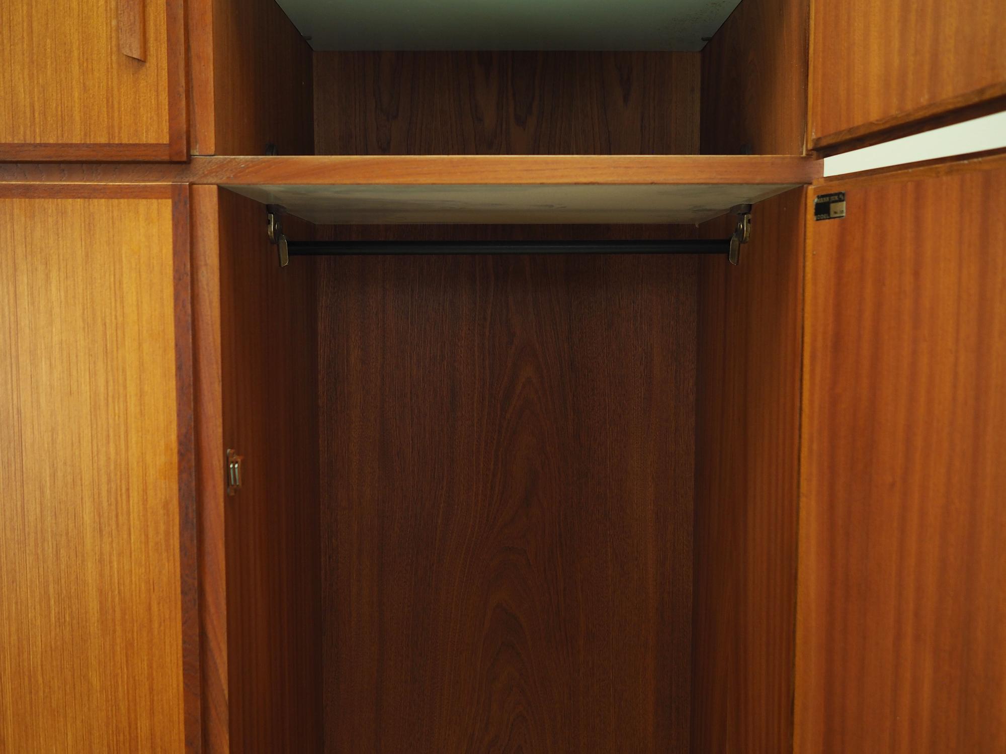 Kleiderschrank Teakholz 1970er Jahre 5