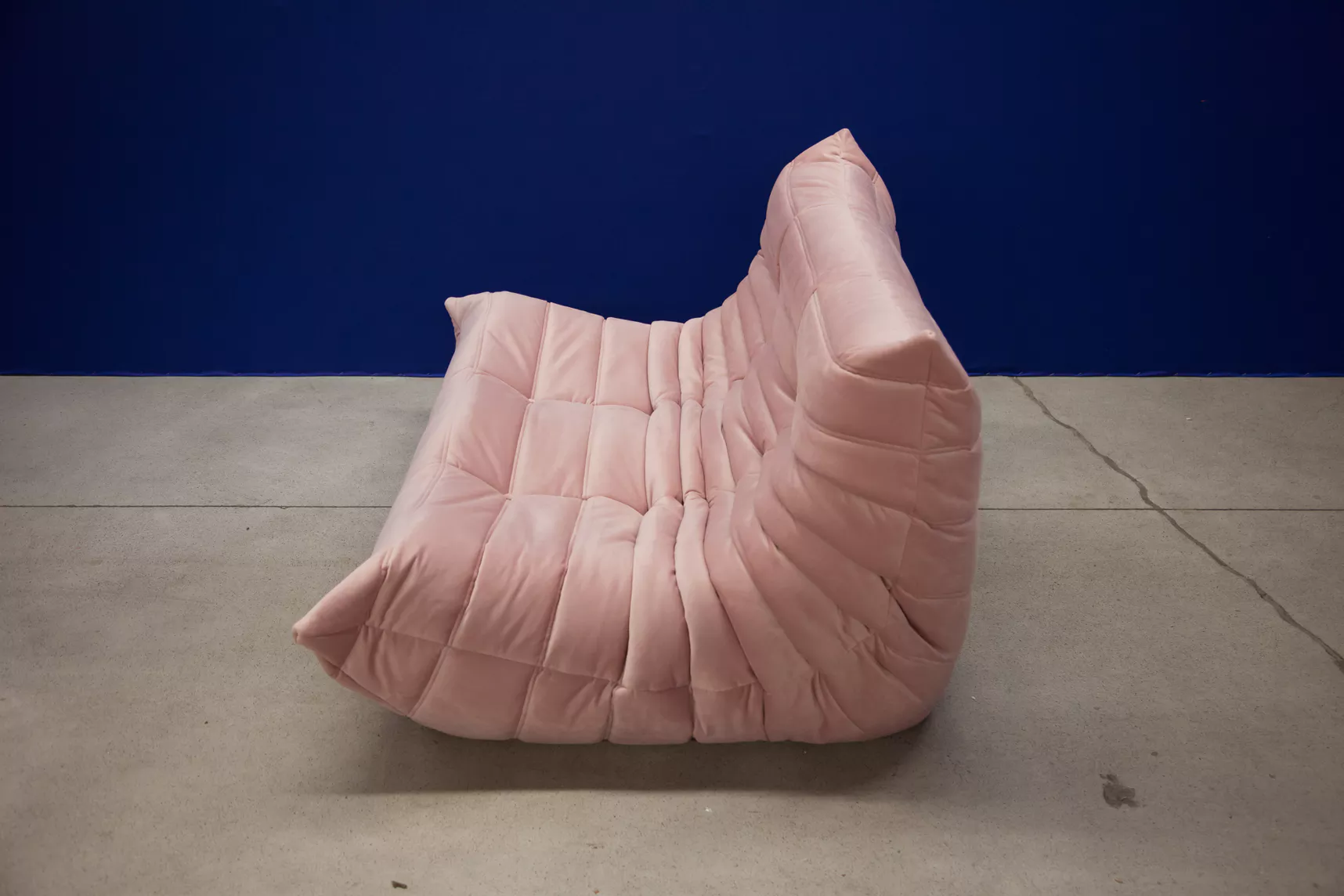 Togo Sofa 2-seater velvet light pink 3