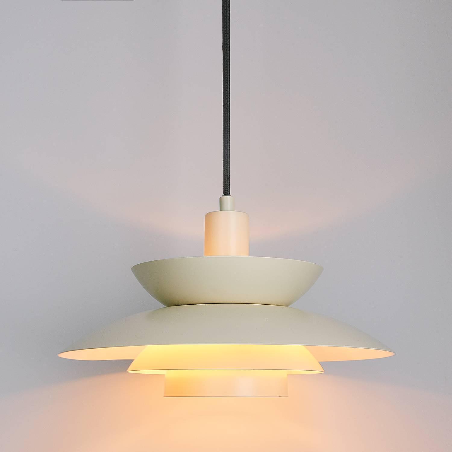 1-Light Singapore Pendant Light Iron Beige 1