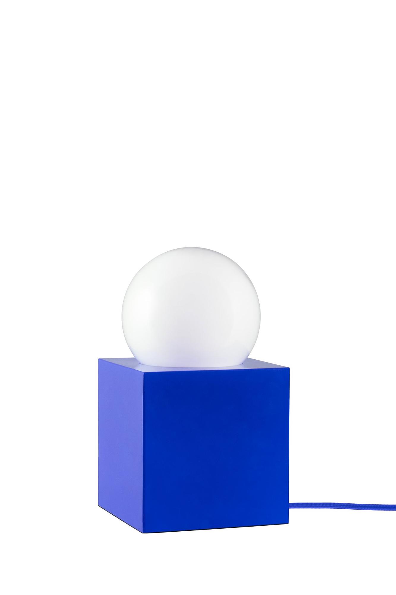 Bob 14 Tischleuchte Blau mit USB-C Ladestation 1