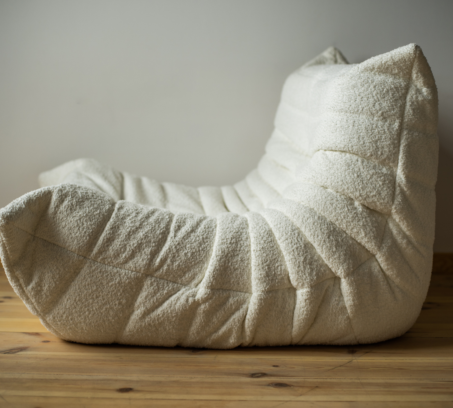 Togo Armchair Bouclé White 1