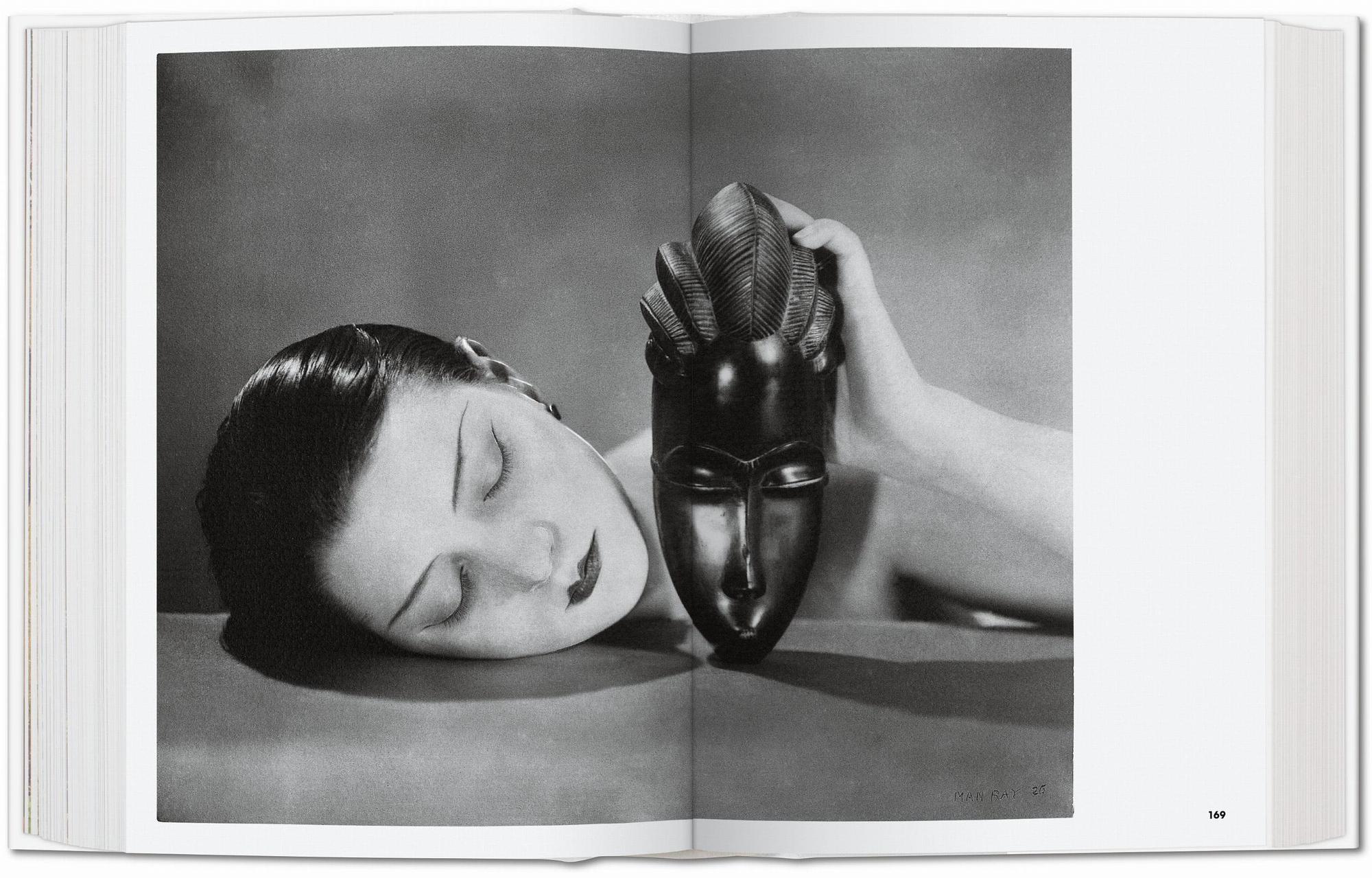 Photo Icons. 50 key images and their origins 3